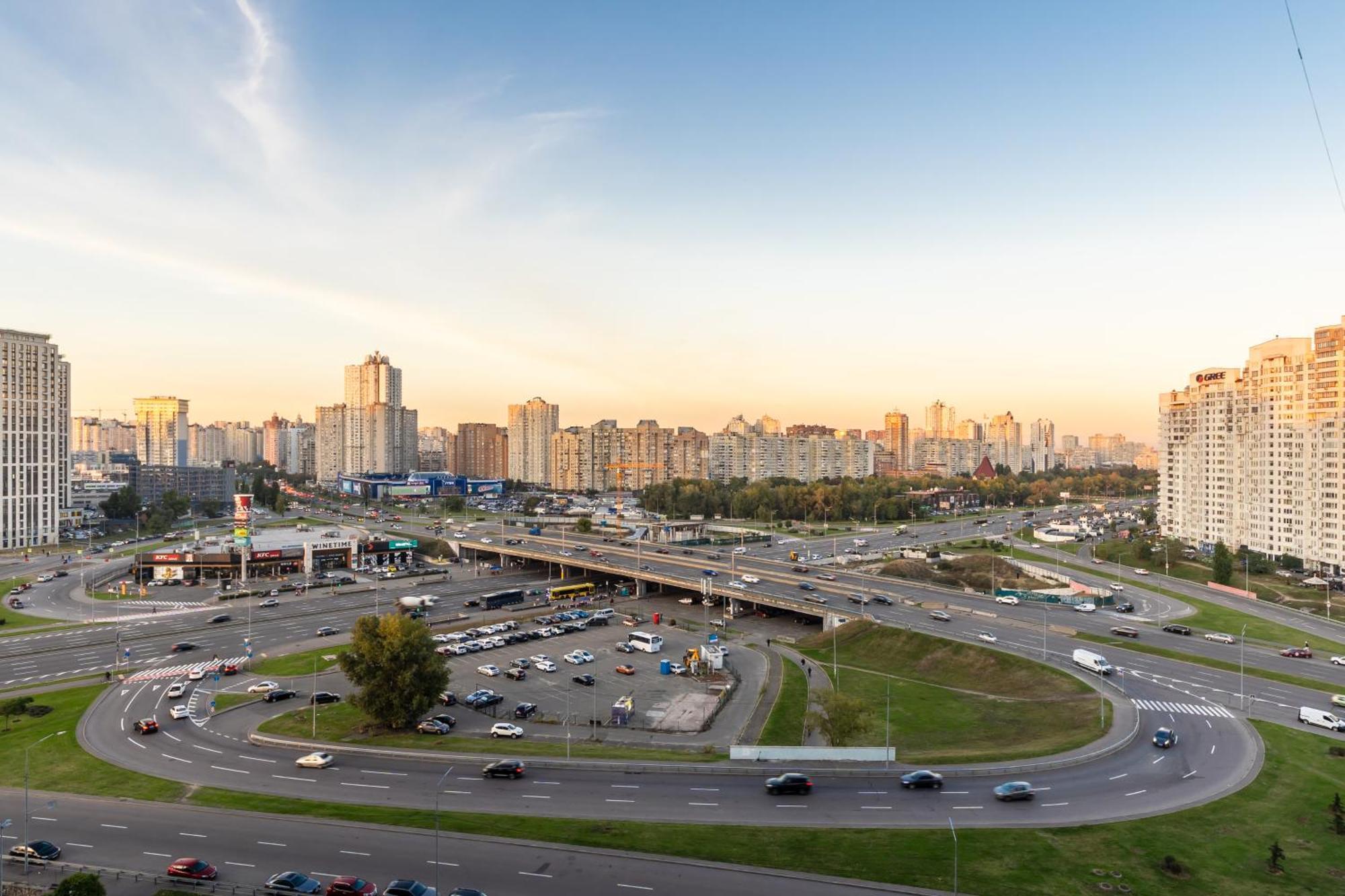 Апартаменты На Метро "Осокорки" Kiev Buitenkant foto